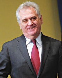 Broj  honorarnih  saradnika  značajno je povećao predsednik: Tomislav  Nikolić