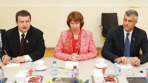 Ne zna se tačan datum sastanka: Dačić, Ešton i Tači