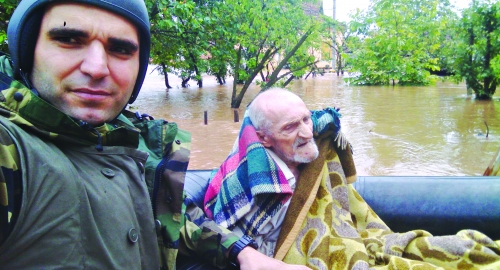 Evakuisanje građana | Foto: 