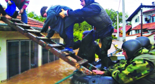 Evakuisanje građana | Foto: 