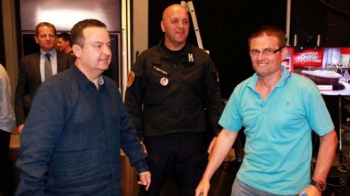 I Dačić došao da pomogne