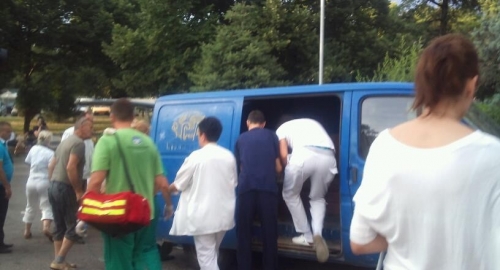 Scena ispred Kliničkog centra