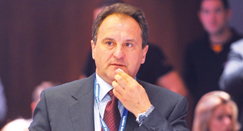 Brzina ili stari žilet razlog je da se Vlahović posekao
