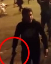 Navijač Galatasaraja sa mačetom u ruci