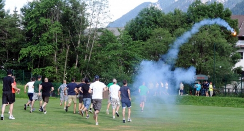 Ovako je počelo, prvo bakljama na Riječane, pa utrčavanje