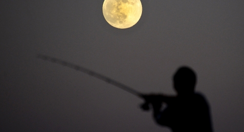 Supermesec "prošetao" svetom Foto: Reuters | Foto: 