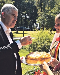 Kruh i sol: Čović u Beogradu