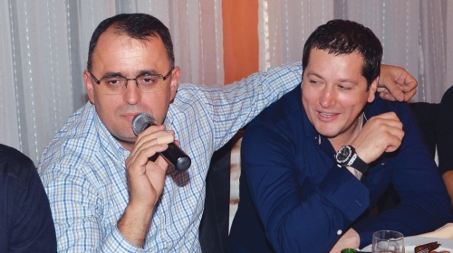 Raspevani političar: Zagrađanin sa Pejovićem
