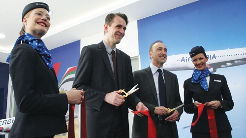 Ministar Radulović  i savetnik Mali otvorili  prvu poslovnicu „Er Srbije“