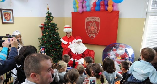 Deca su uživala u prazničnoj atmosferi...
