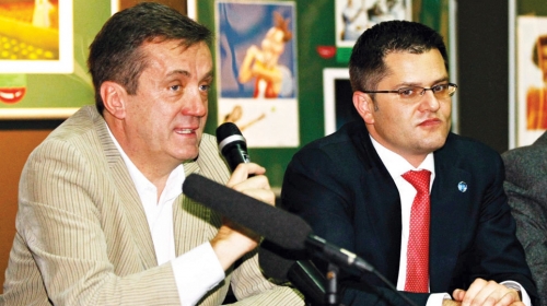 Neće da se povuče: Vuk Jeremić (desno)
