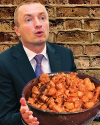 ZA UŽINU SMAŽEM 20 KILA ČVARAKA
