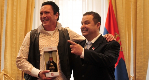 Sve - sve. ali rakija! : Majkl Medsen i Ivica Dačić