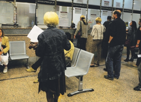 Pare spiskane, RFZO bez kazne, a građani „obijaju“ šaltere