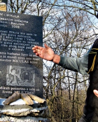 „Ono što je život  rastavio, zaborav  neće“: Miodrag pored   Mikulinog groba