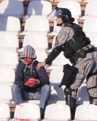 Navijač krv policija