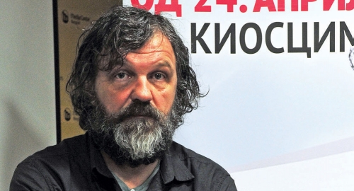 Glumi monaha: Kusturica