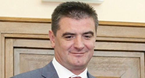 Laureat Dragan Džajić u društvu  Predraga Peruničića (levo) i Aleksandra Šoštara