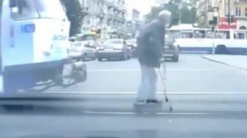 Deka dobio batine od nervoznog vozača