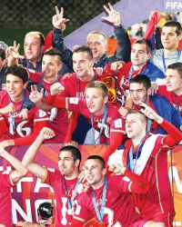 Bolje im je da igraju  za „male“, nego  da sede na klupi  „velikih“ klubova