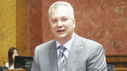 Pretili mu „metkom u čelo“: Šutanovac