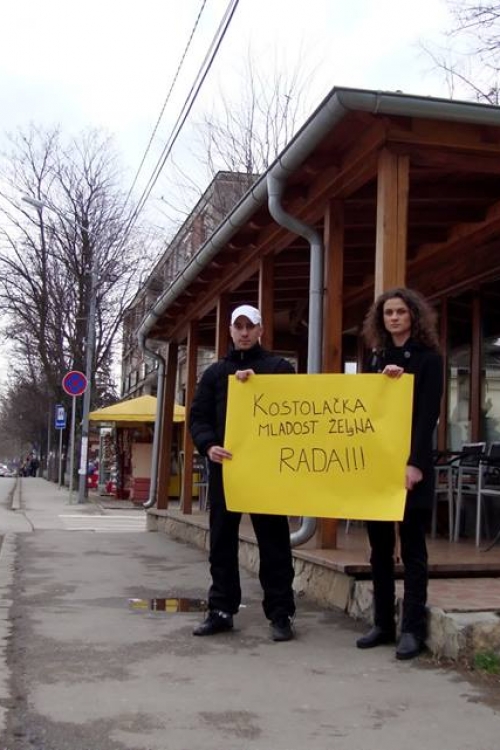 Mladi Kostolčani protestuju