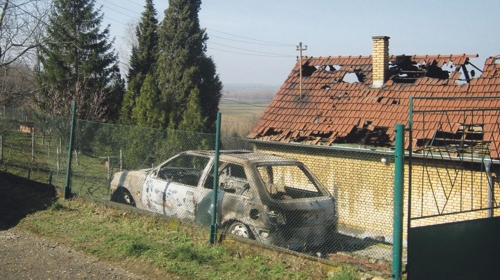 Zapalio kuću i automobil, pa se ubio