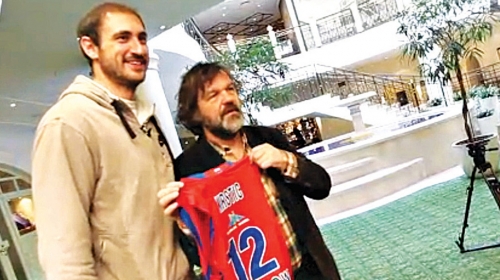Bliski  susret u  Moskvi nije  mogao da prođe  bez poklona: Nenad Krstić i Emir Kusturica