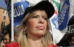 Ljubi je deda, Aleksandra Musolini