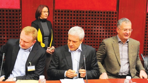 Sa prvim prijatelj, sa drugim kum: Šutanovac sa dvojicom glavnih rivala