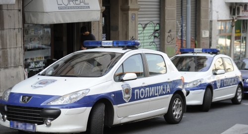 policija policajci hapšenje