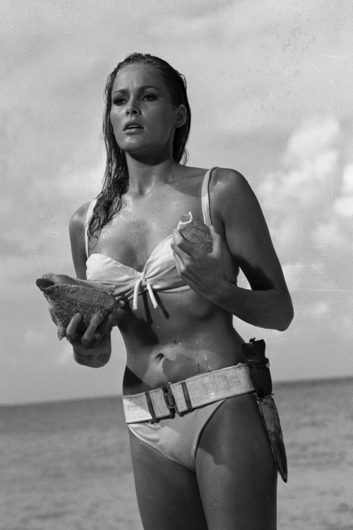 Bond ima ukusa: Ursula Anders