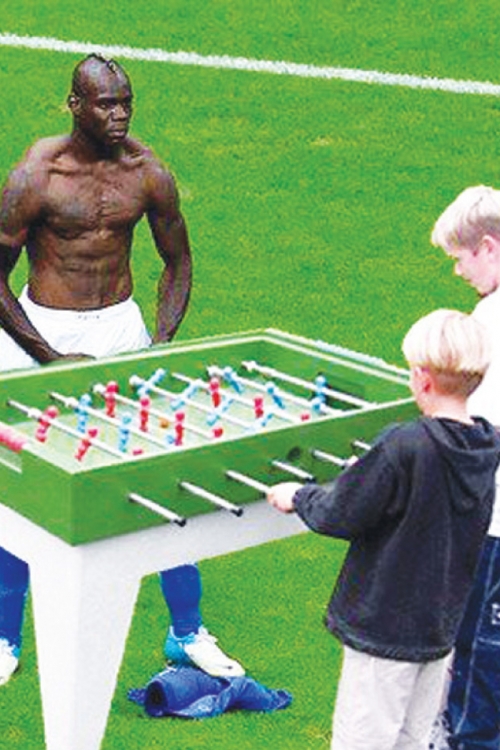 Baloteli pika stoni fudbal