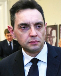 Odužio se svojima:  Aleksandar Vulin