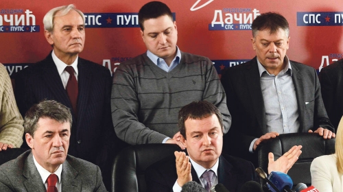 Rad iza leđa:  Dačić, Ružić  i Tončev