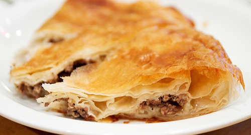 Burek može biti samo sa mesom?