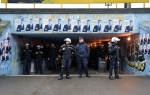 Kordon policije ispred fabrike