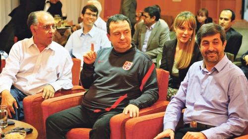 Ministar spoljnih poslova Ivica Dačić savetuje čitaoce „Alo!“