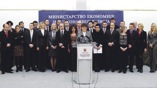 Ministarstvo ekonomije ih je poslalo u 21 prestonicu da traže investitore