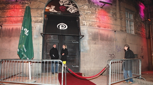 Ulaz u klub „Plastik“ gde se napad desio