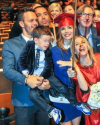Igor čuva Aleksandra dok Severina pozira