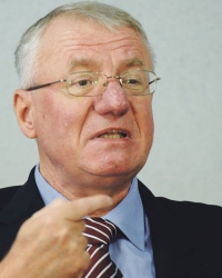 Vojislav Šešelj