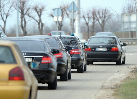 Službeni automobili za godinu dana  prešli 67 miliona  kilometara!?
