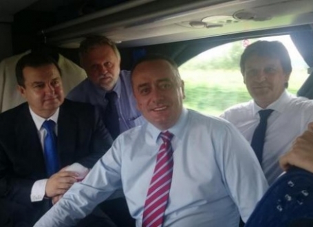 Ministri u autobusu