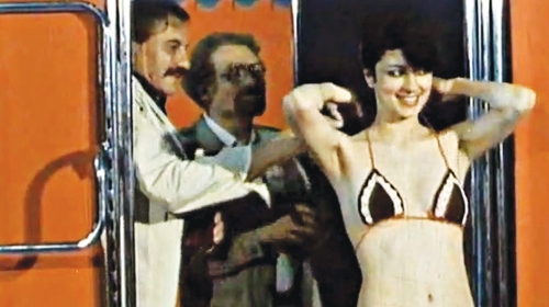 okazala je lepo telo na filmskom platnu, a bilo bi bez veze suditi o nekom umetničkom izrazu, jer skoro da nije progovorila