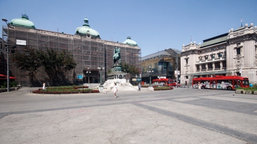 Nigde žive  duše: Trg  republike u  13 časova