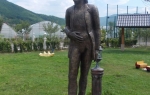 Sejov spomenik u prirodnoj veličini