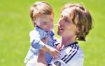 Luka Modrić sa sinom Ivanom na promociji u Realu