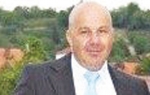 Sa diplomom ekonomiste  i 18 godina bankarskog  iskustva sada je bez posla: Jugoslav Martinović