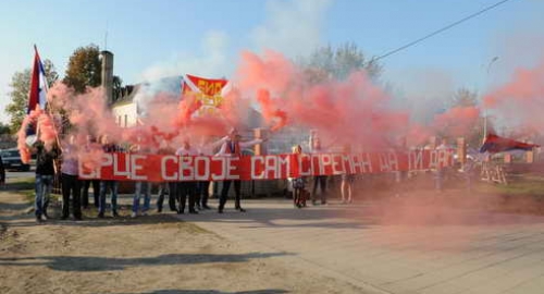 Mladenci i navijači Crvene Zvezde